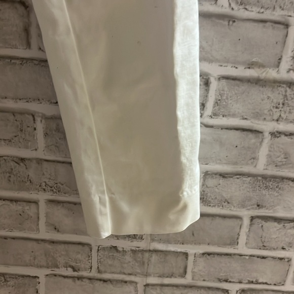 Dalia women’s ankle pants, white, size 6. Two front two back pockets - Picture 3 of 6